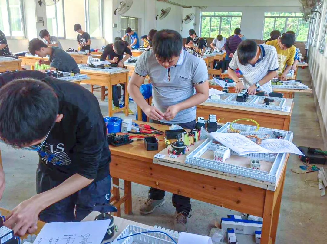 實(shí)訓(xùn)實(shí)習(xí)